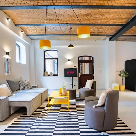 Luxurioeses 100m2 Loft Mit Sauna & Parkplatz - Platz Fuer 4 Personen Wiesbaden