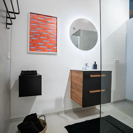 Apartment Luxurioeses 100m2 Loft Mit Sauna & Parkplatz - Platz Fuer 4 Personen *