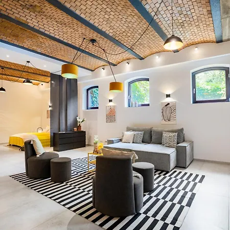 Luxurioeses 100m2 Loft Mit Sauna & Parkplatz - Platz Fuer 4 Personen * Wiesbaden